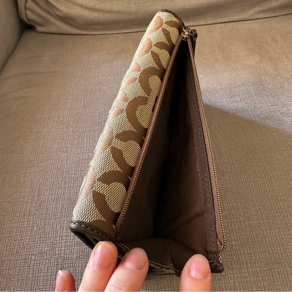 Coach Vintage Leather Canvas Brown and Tan Wallet with checkbook inside - Picture 14 of 15